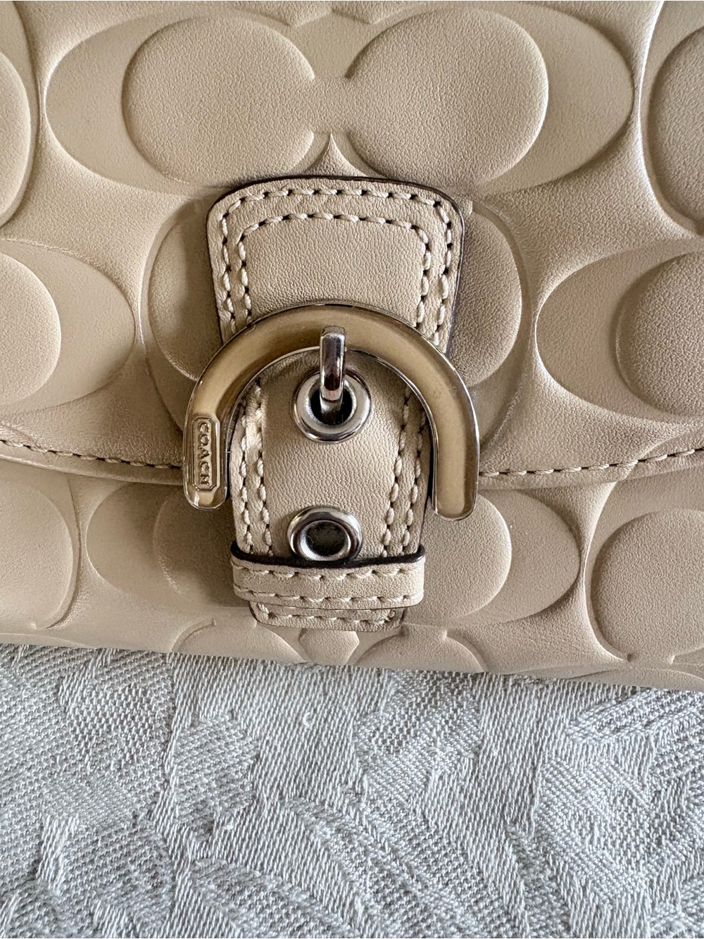 Coach  EMBOSSED PATENT LEATHER Wallet Limited Edition - LNC - Picture 15 of 15